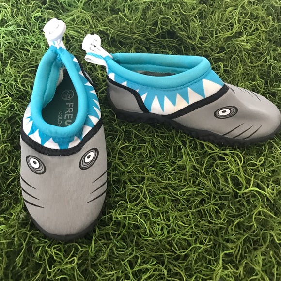 Fresco water shoes - Picture 2 of 5